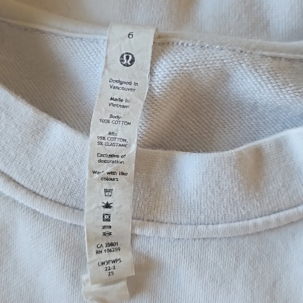 Lululemon special edition sweatshirt size 6 GUC - Picture 2 of 2